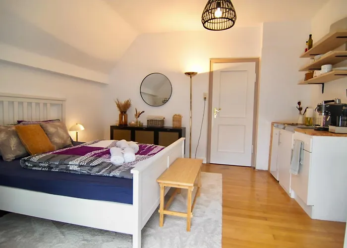 Apartment Mit Balkon Am Bergpark